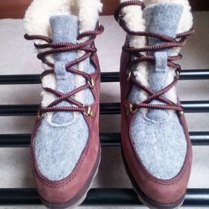 Sorel Women's Cattail Alpine Boots - NEW